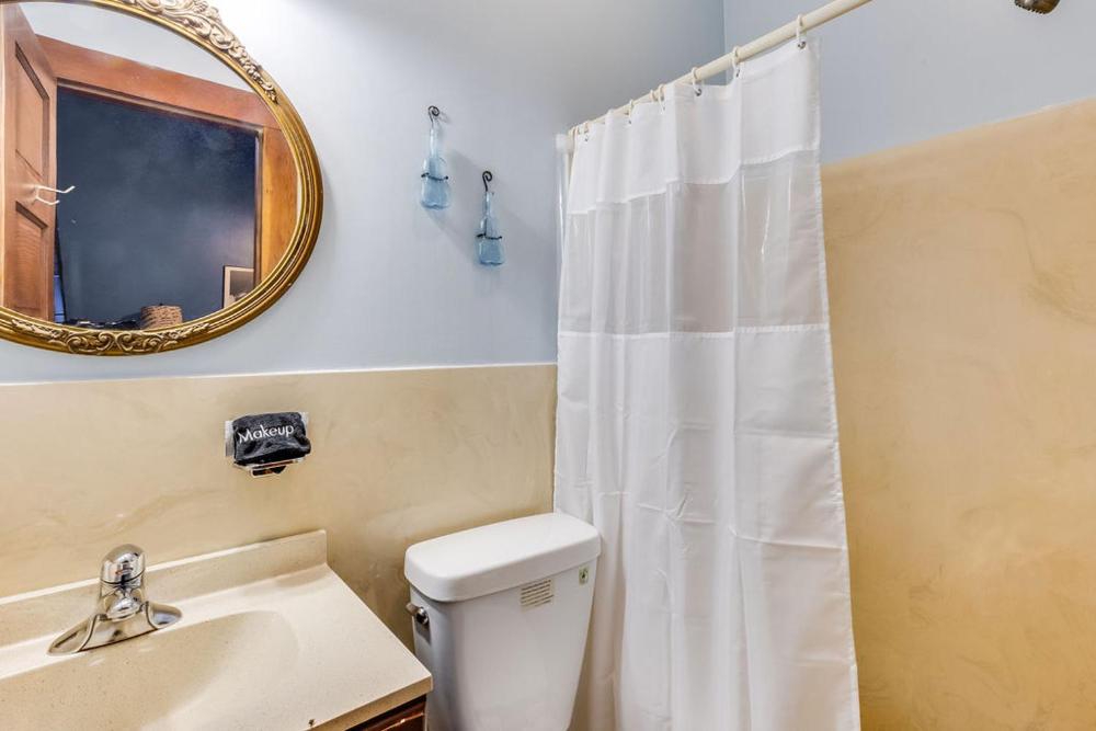 Deluxe Quadruple Room interior